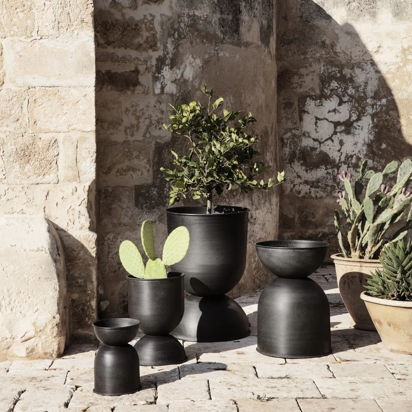 Ferm Living Hourglass Pot - Medium - Image 4