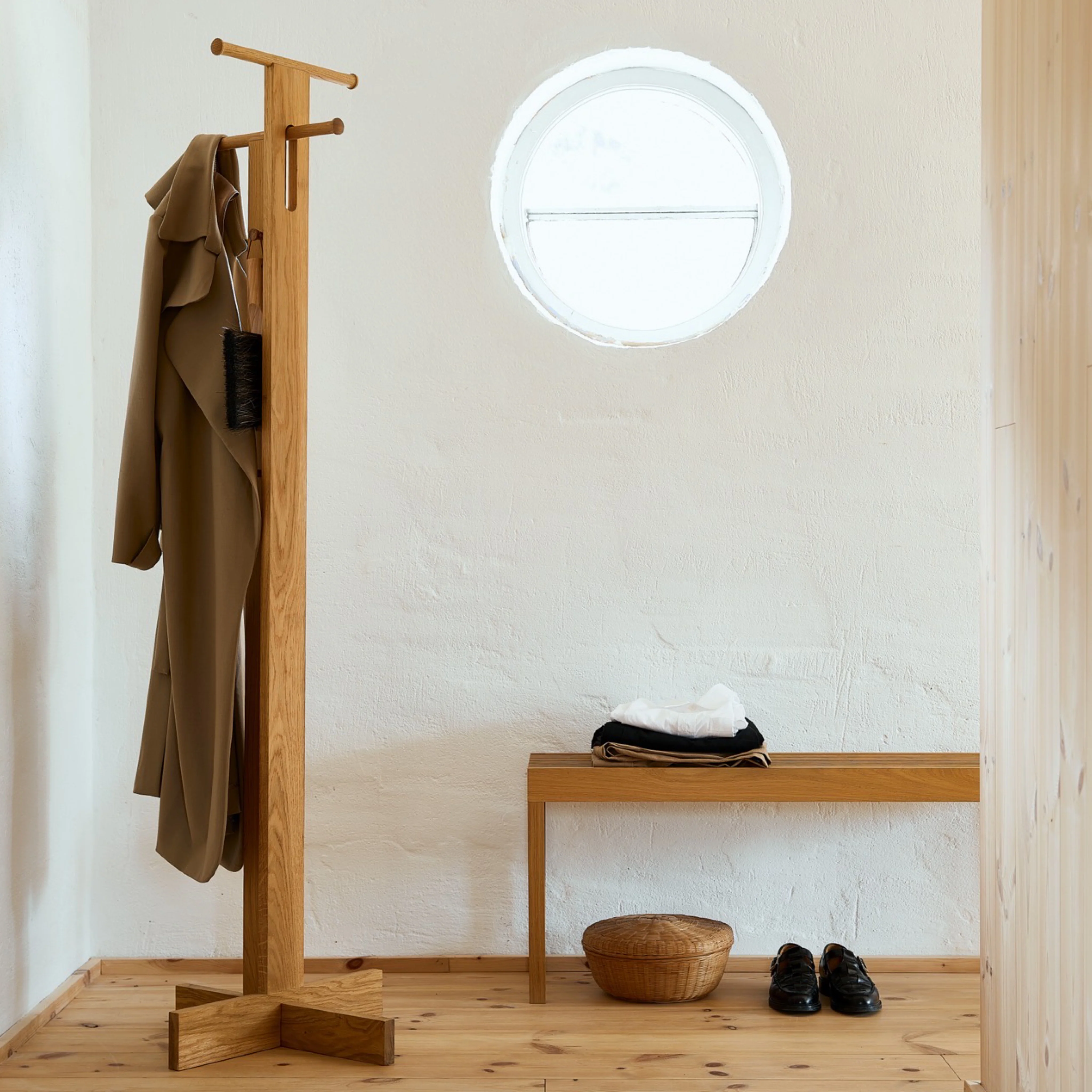 Form & Refine Foyer Coat Stand - Image 7
