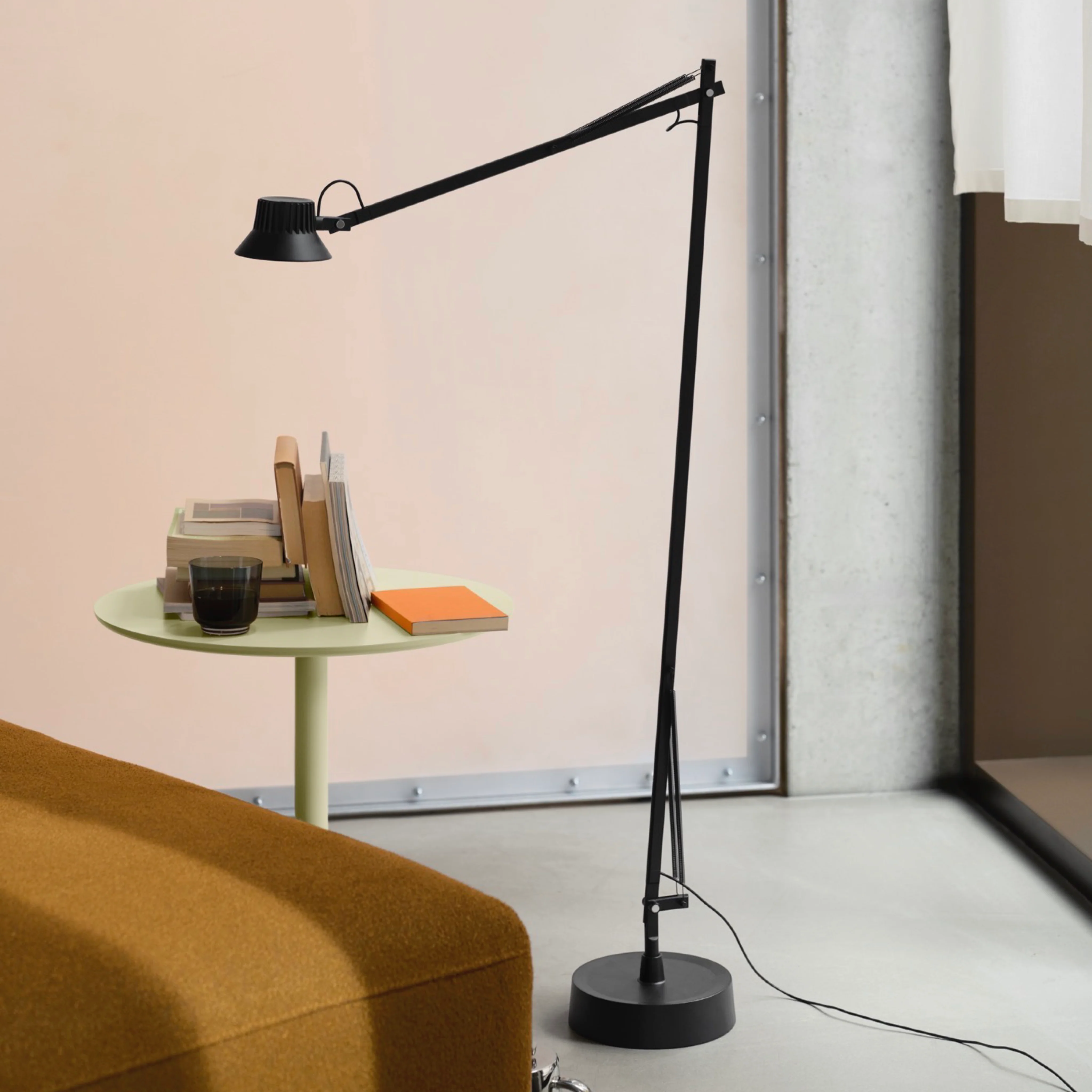 Muuto Dedicate Floor Lamp - Black - Image 4