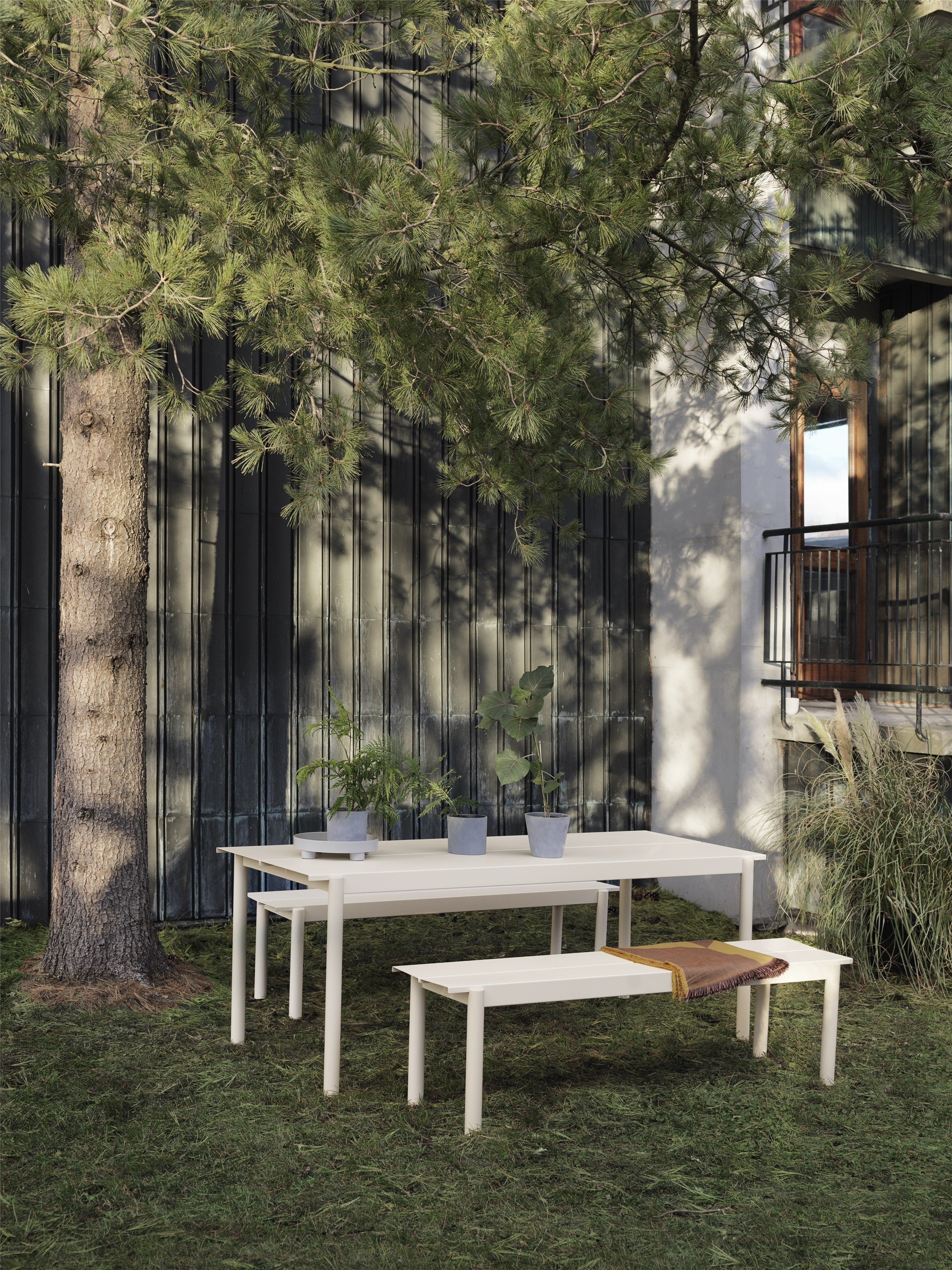 Muuto Linear Steel Outdoor Table - Image 11
