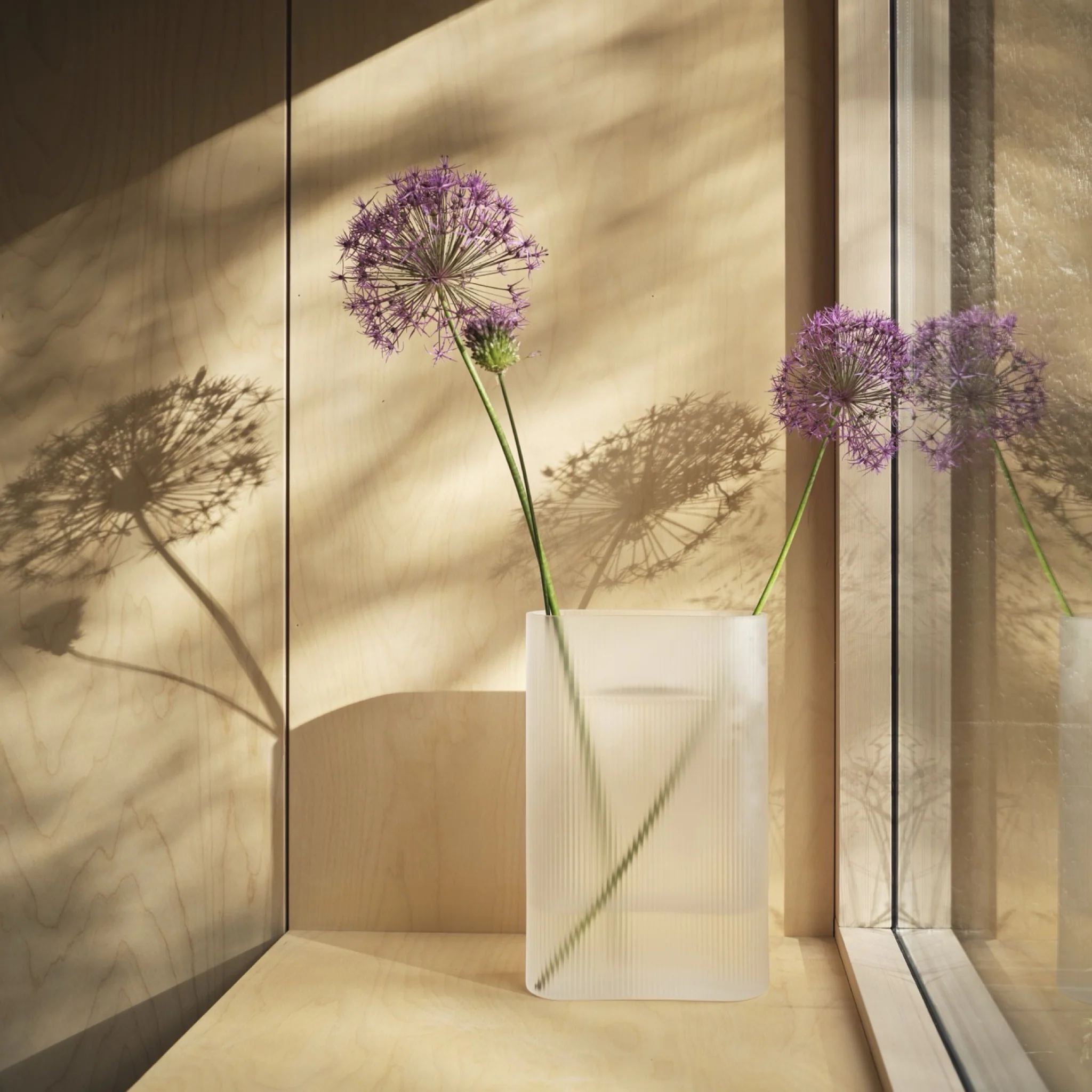 Muuto Ridge Vase Frosted Glass - H35cm - Image 6