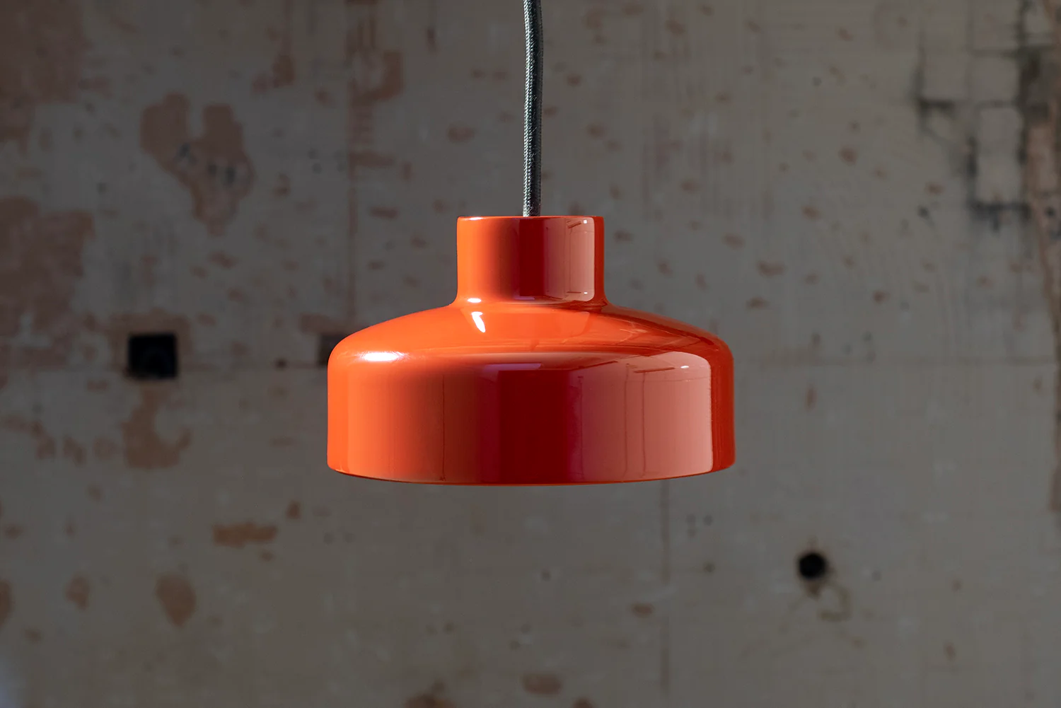 NINE Lacquer Pendant Small - Red - Image 2