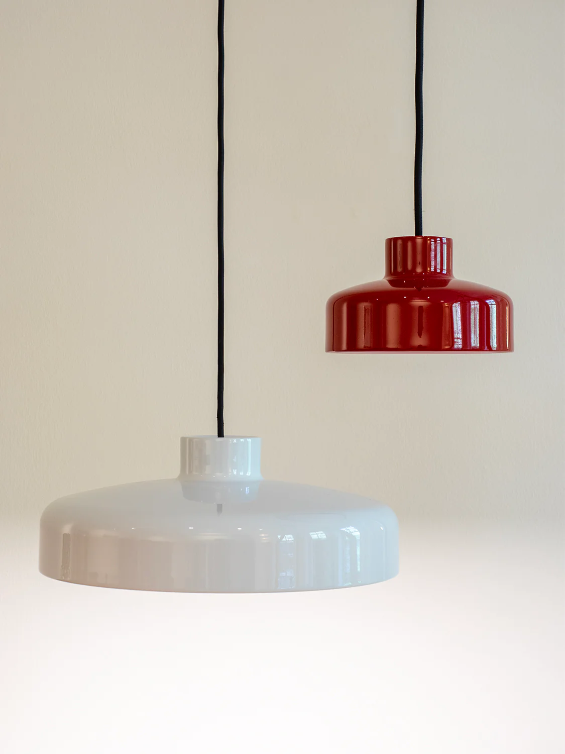 NINE Lacquer Pendant Small - Red - Image 3